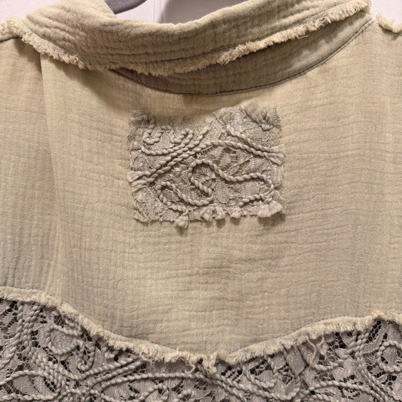 POL Lace Crochet Raw Hem Distressed Button Down Shirt Green Size S - Picture 10 of 14